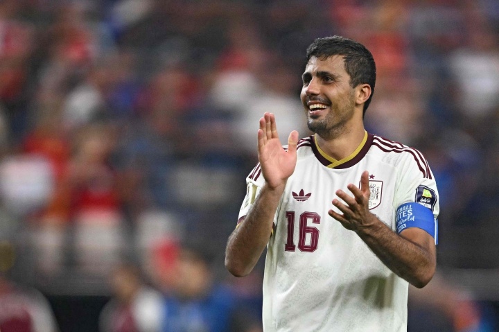 成功！罗马诺：皇马5000万报价罗德里曼城未立即接受，终等到巴萨