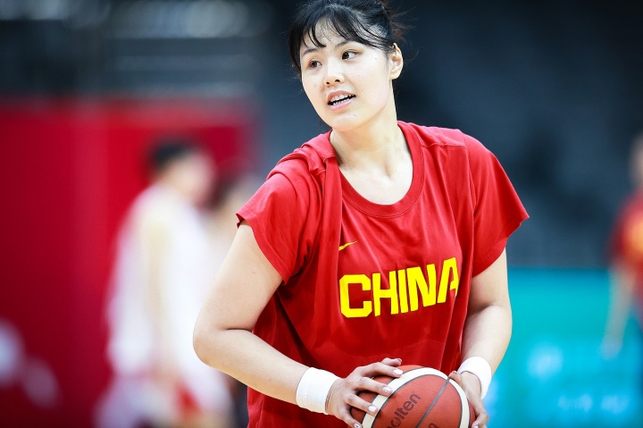 媒体人：护照遗失这理由难让人信服 不如不说 李月汝不去就不去呗